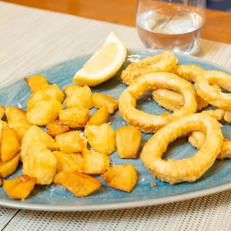 Xulos & 招待所 Peñíscola